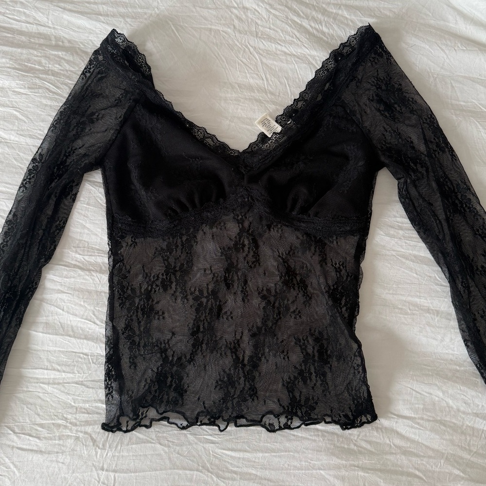 Tilly’s sheer women’s long sleeve